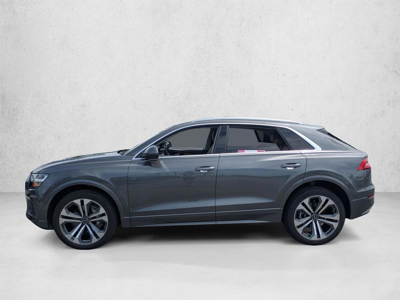 Thumbnail: 2022 Audi Q8 - 2