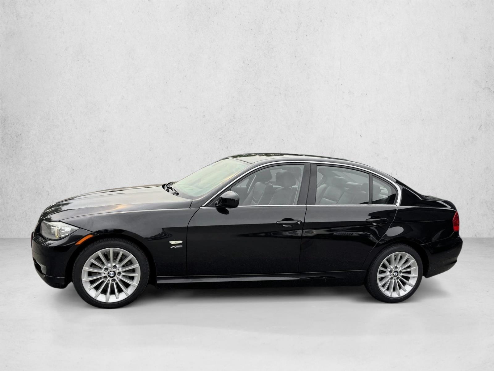 Thumbnail: 2011 BMW 3 Series - 2
