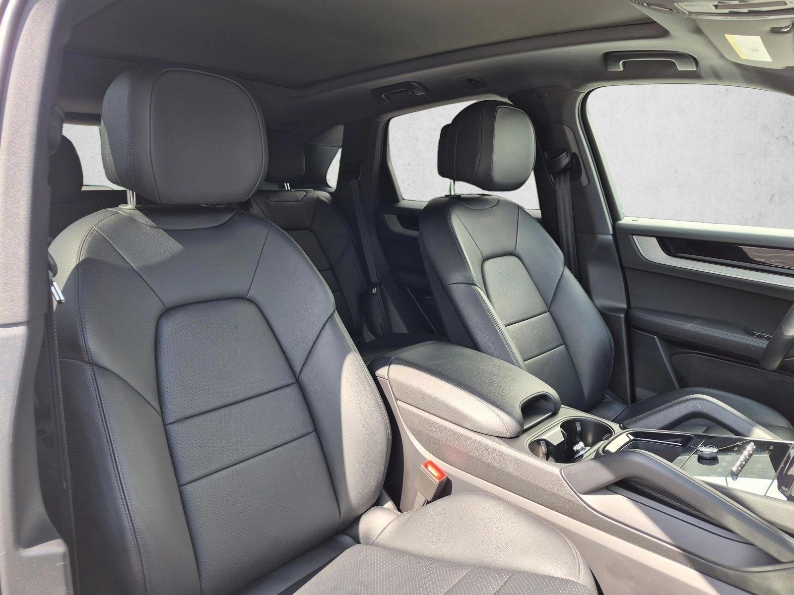 2025 Porsche Cayenne Base - Photo 25