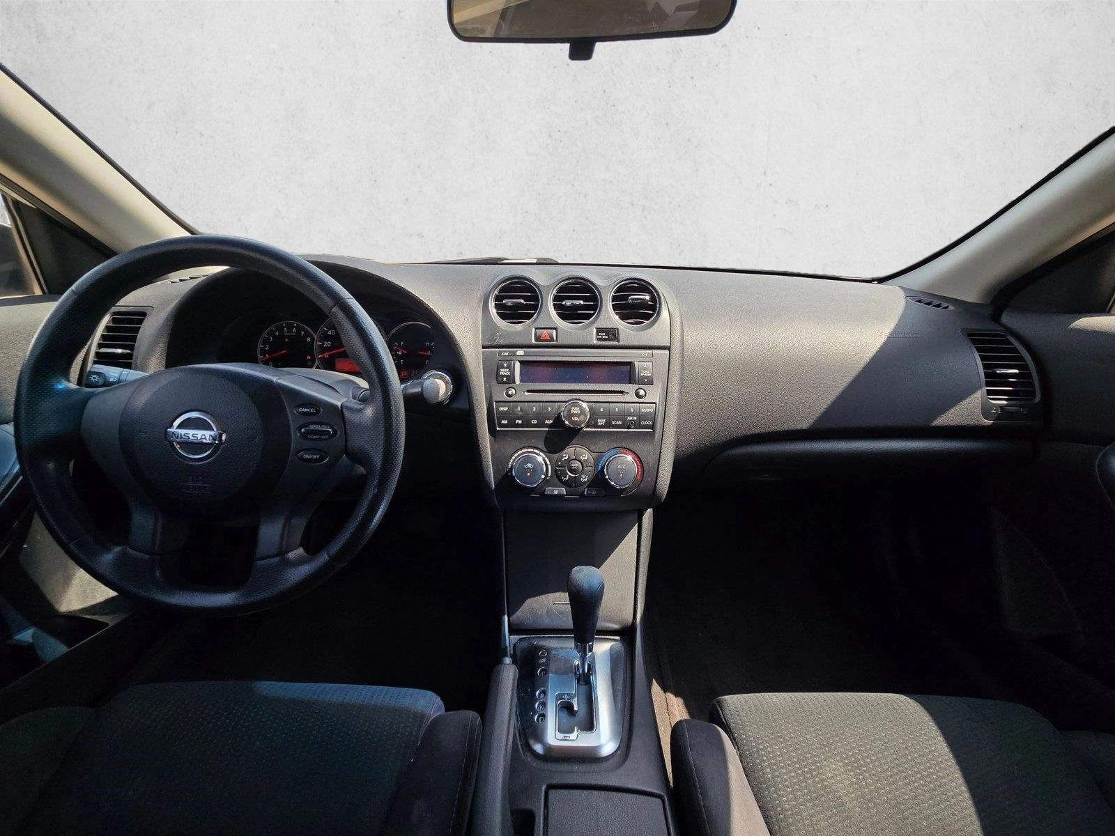 Thumbnail: 2013 Nissan Altima - 4