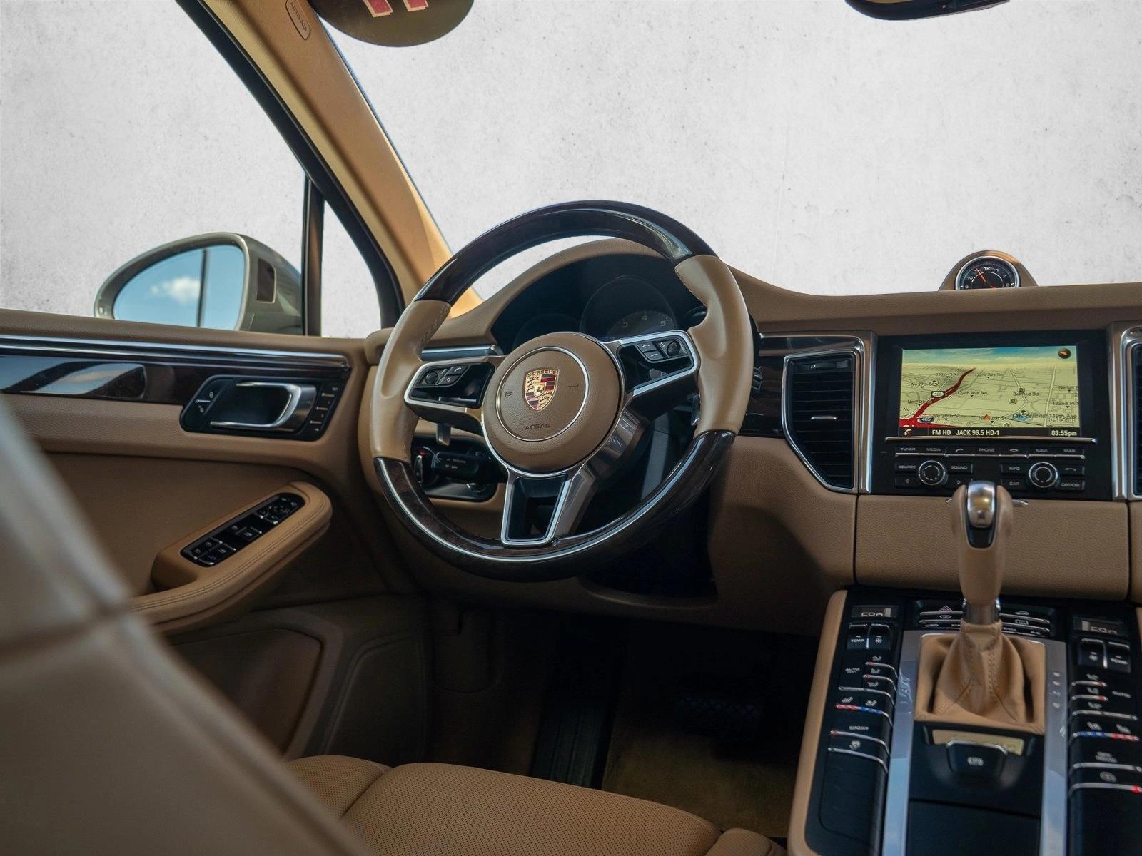 Thumbnail: 2015 Porsche Macan - 4