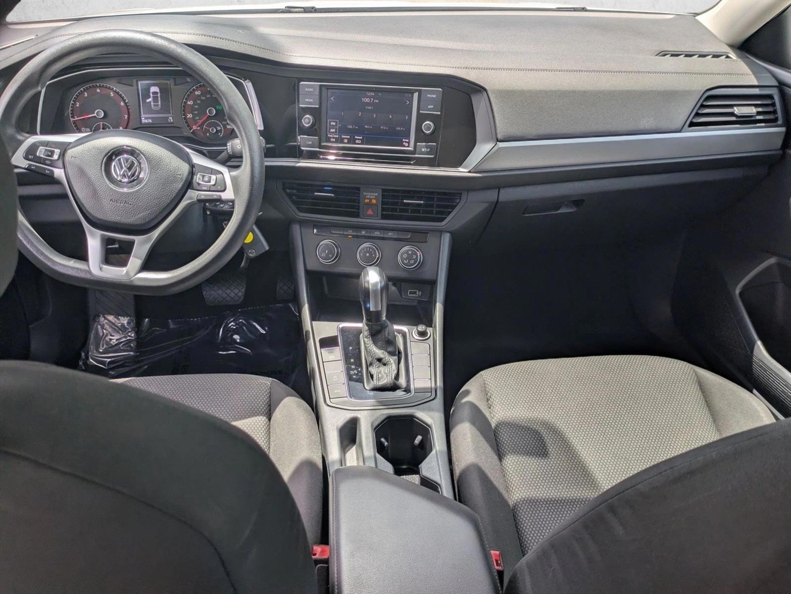 Thumbnail: 2019 Volkswagen Jetta - 3