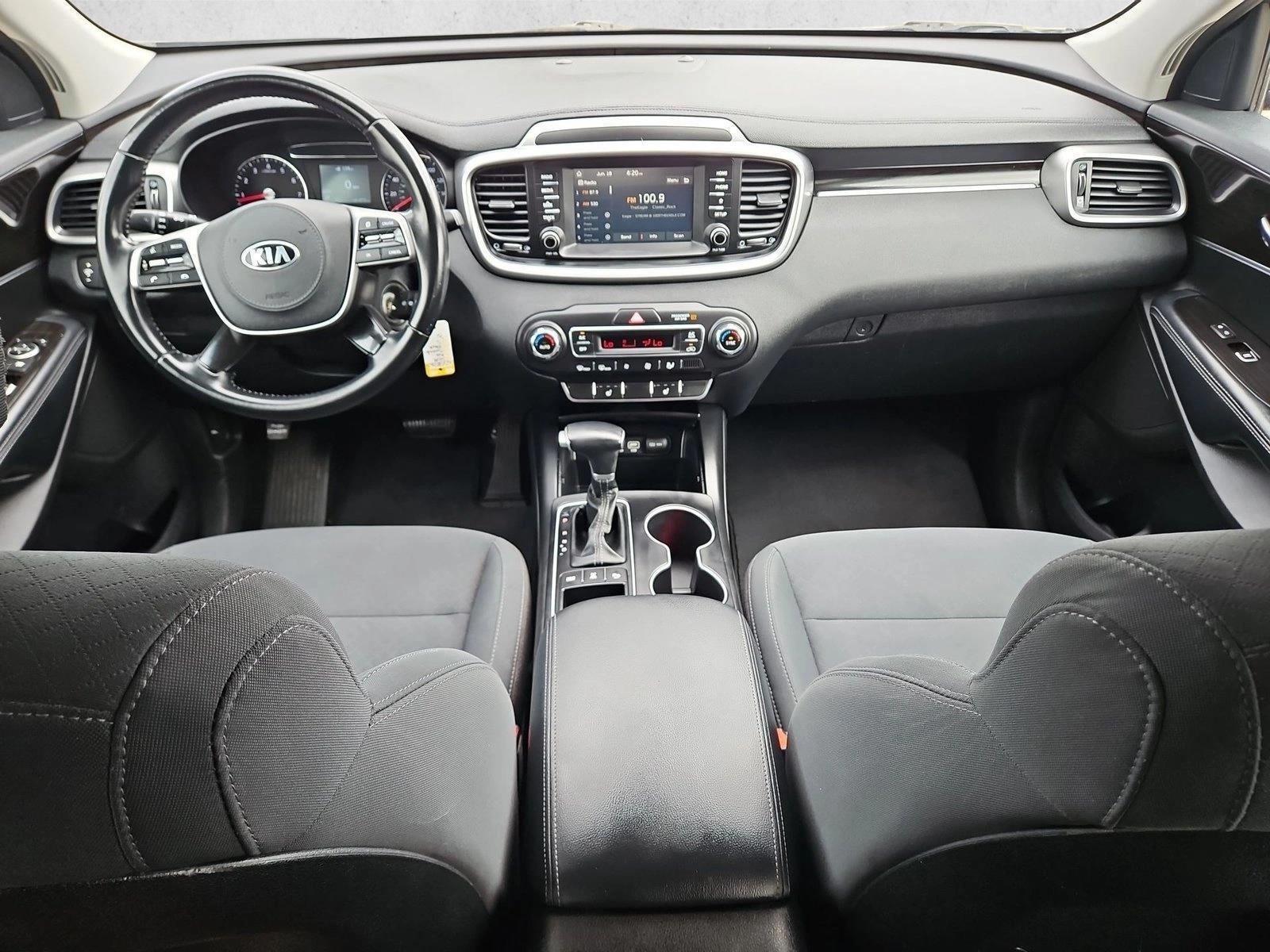 Thumbnail: 2019 Kia Sorento - 4