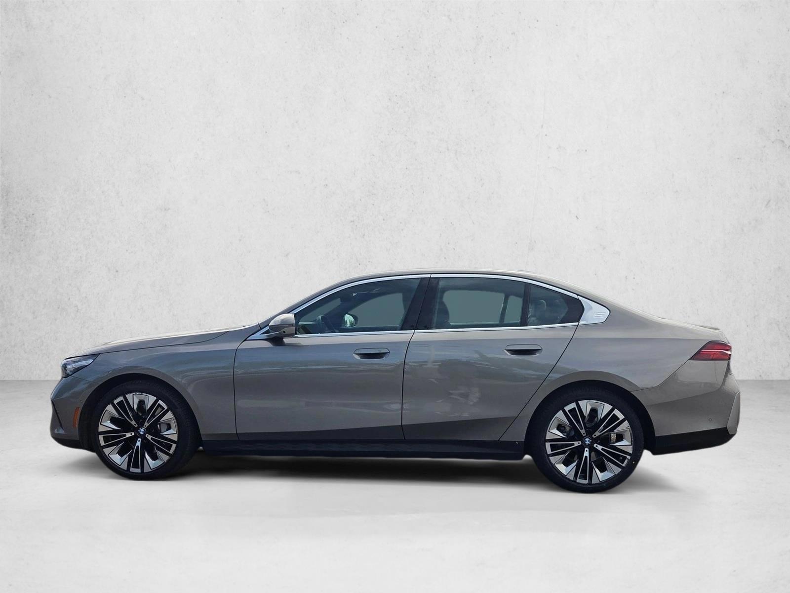 Thumbnail: 2025 BMW 5 Series - 2