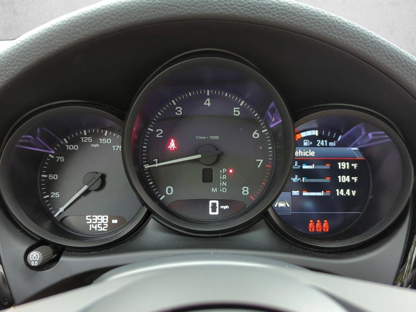 2025 Porsche Macan T - Photo 12
