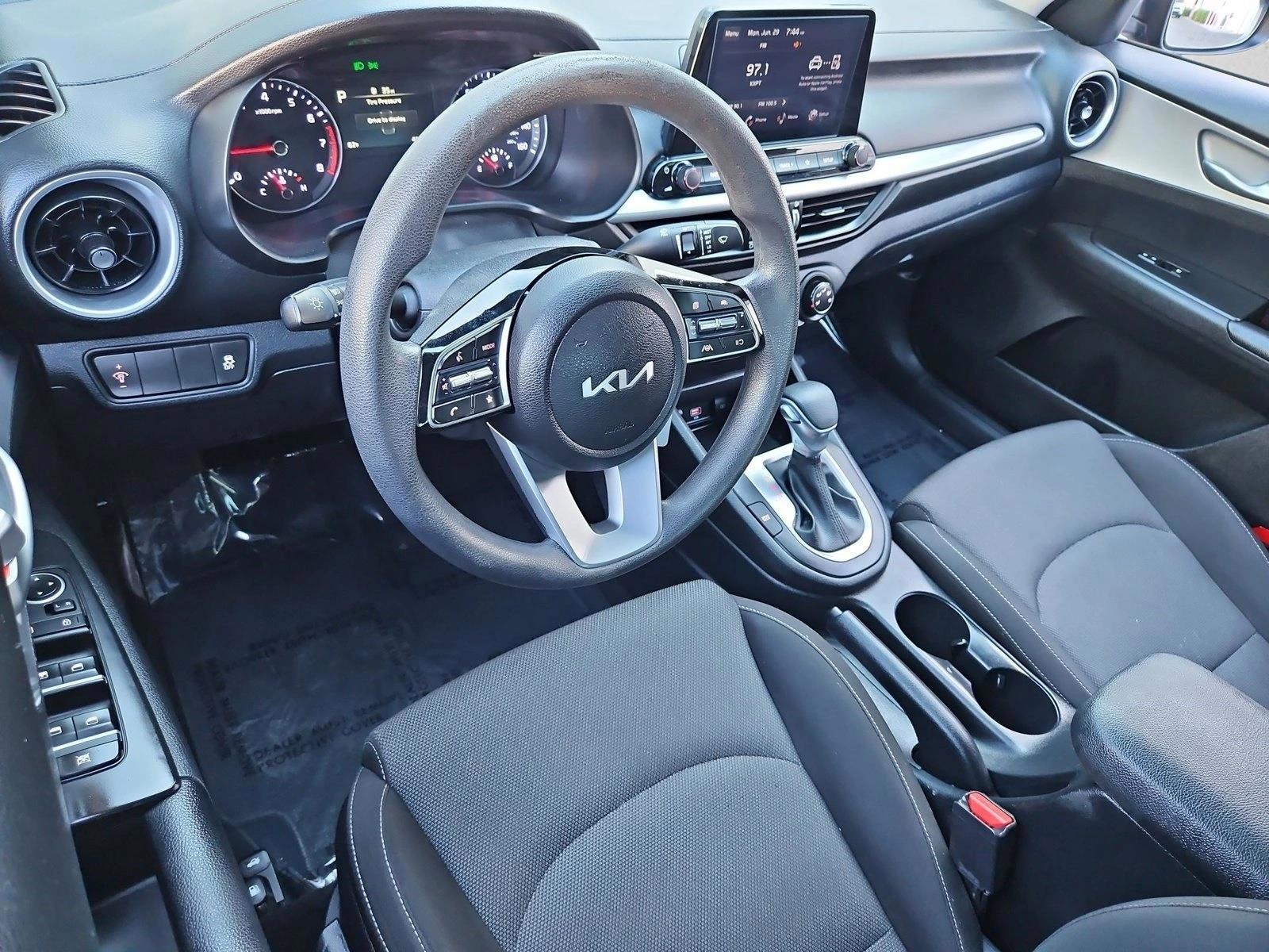 Thumbnail: 2024 Kia Forte - 3