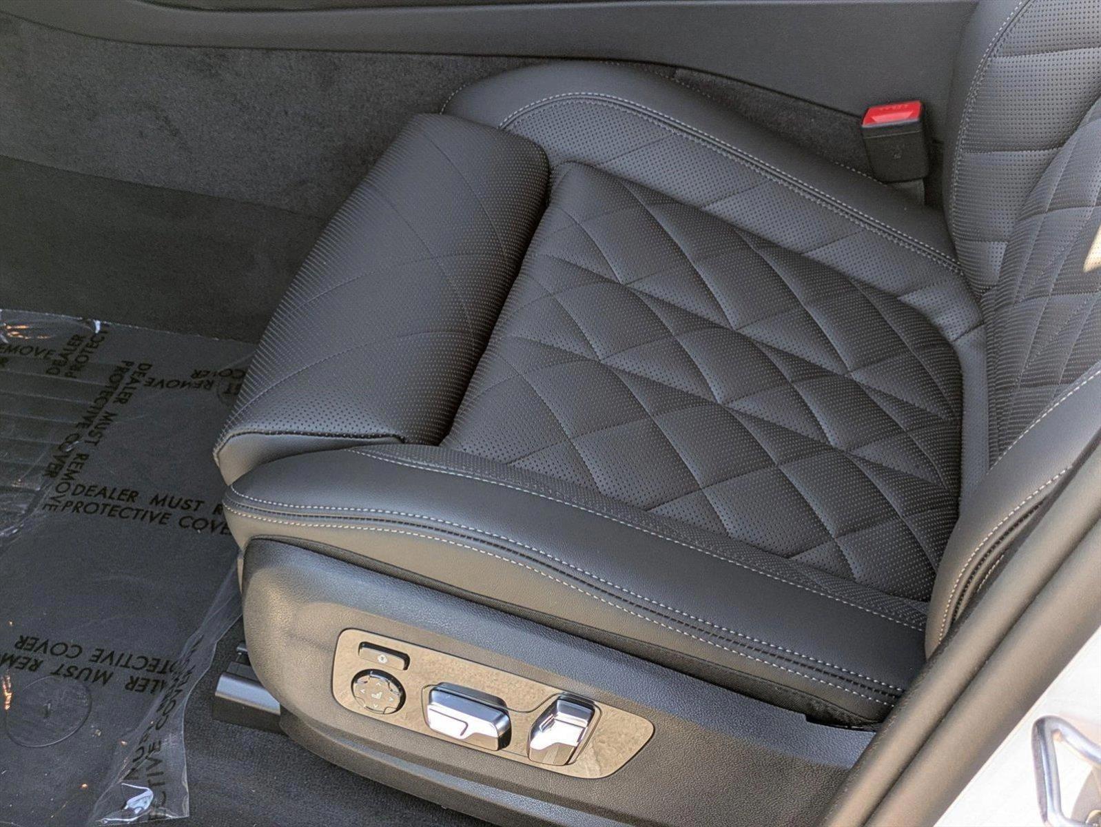 Thumbnail: 2026 BMW X7 - 5