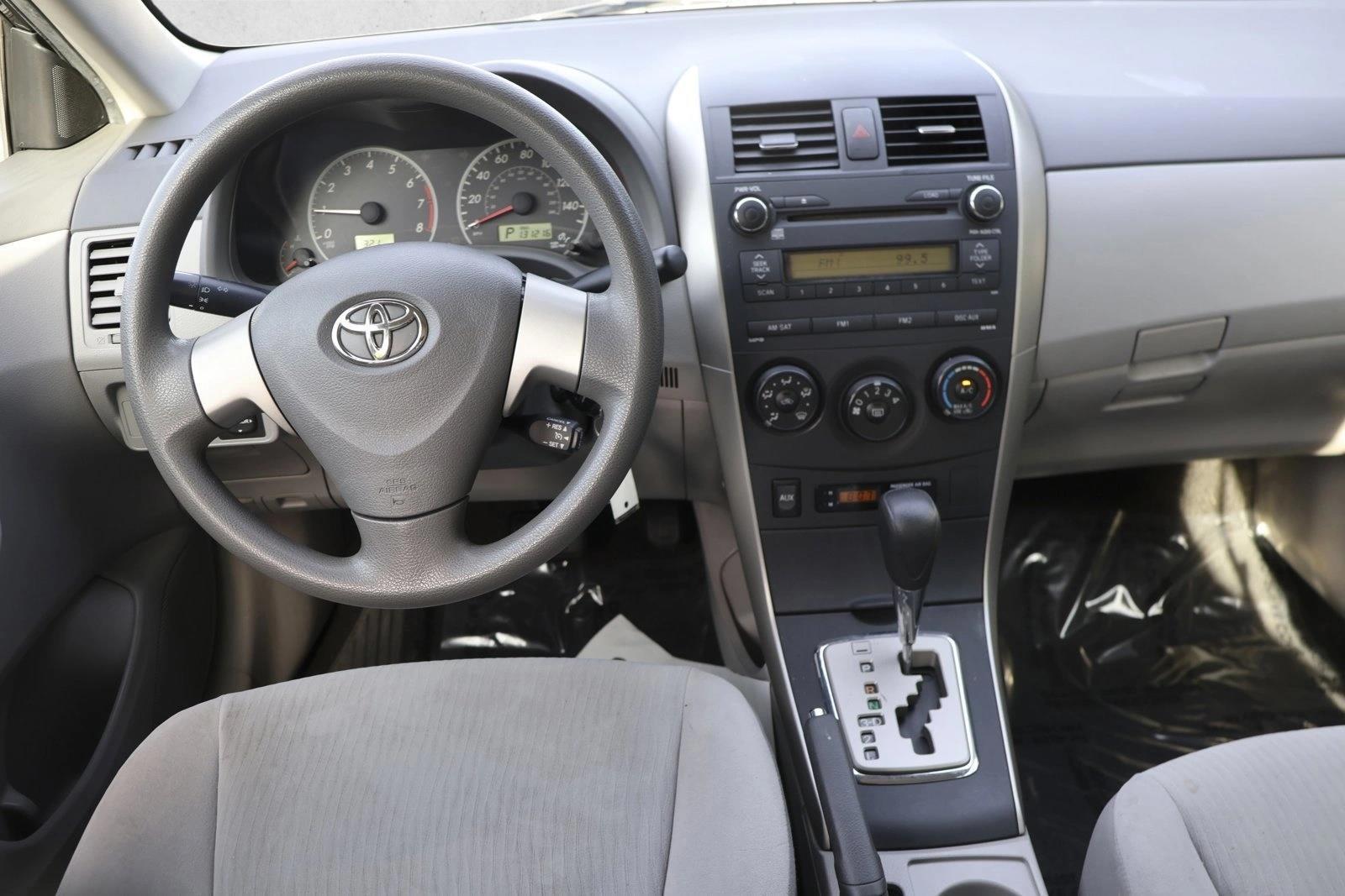 Thumbnail: 2010 Toyota Corolla - 3