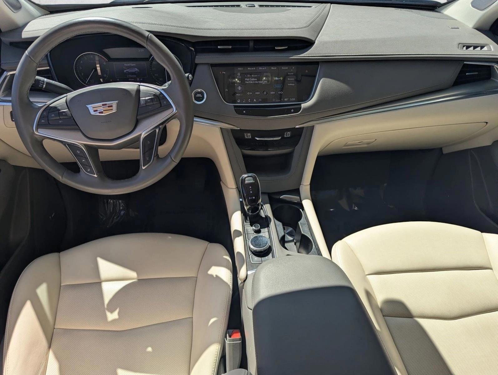 Thumbnail: 2023 Cadillac XT5 - 3