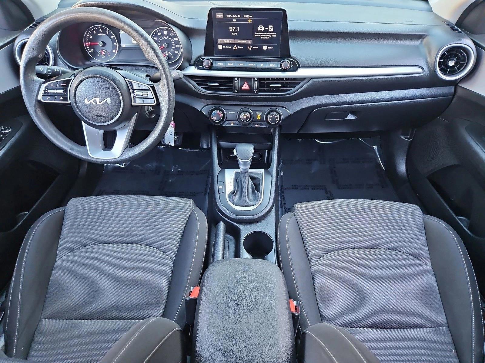 Thumbnail: 2024 Kia Forte - 4
