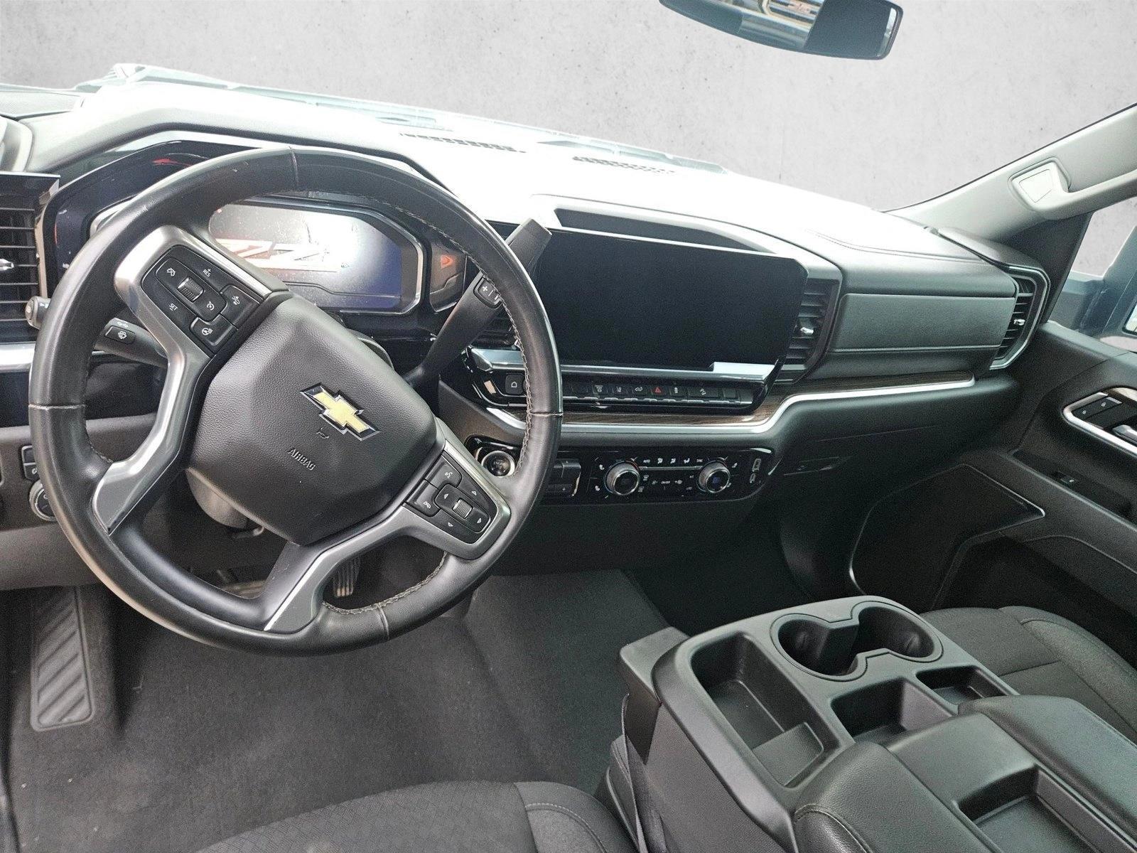 Thumbnail: 2025 Chevrolet Silverado 2500 - 3