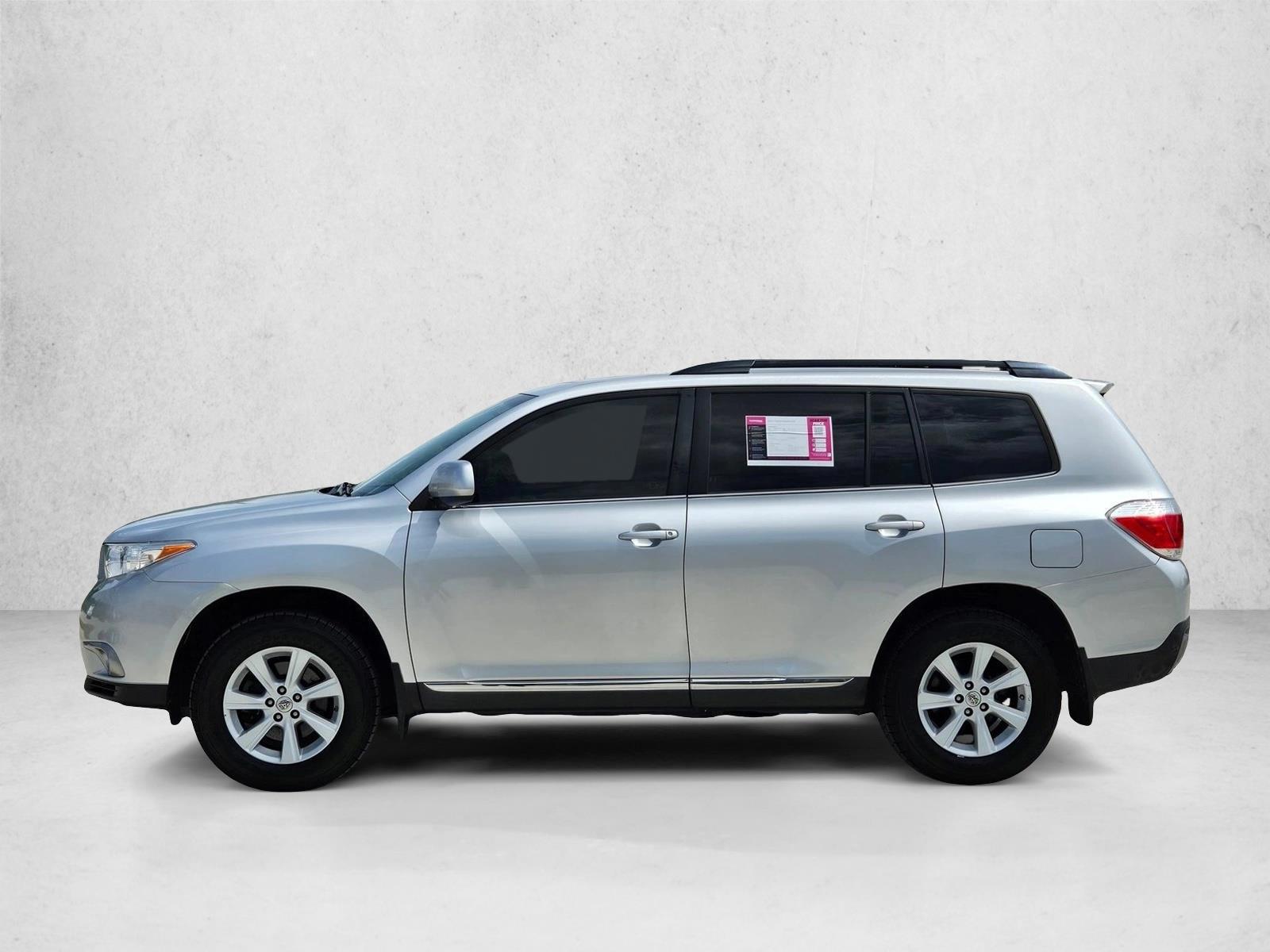 Thumbnail: 2013 Toyota Highlander - 2
