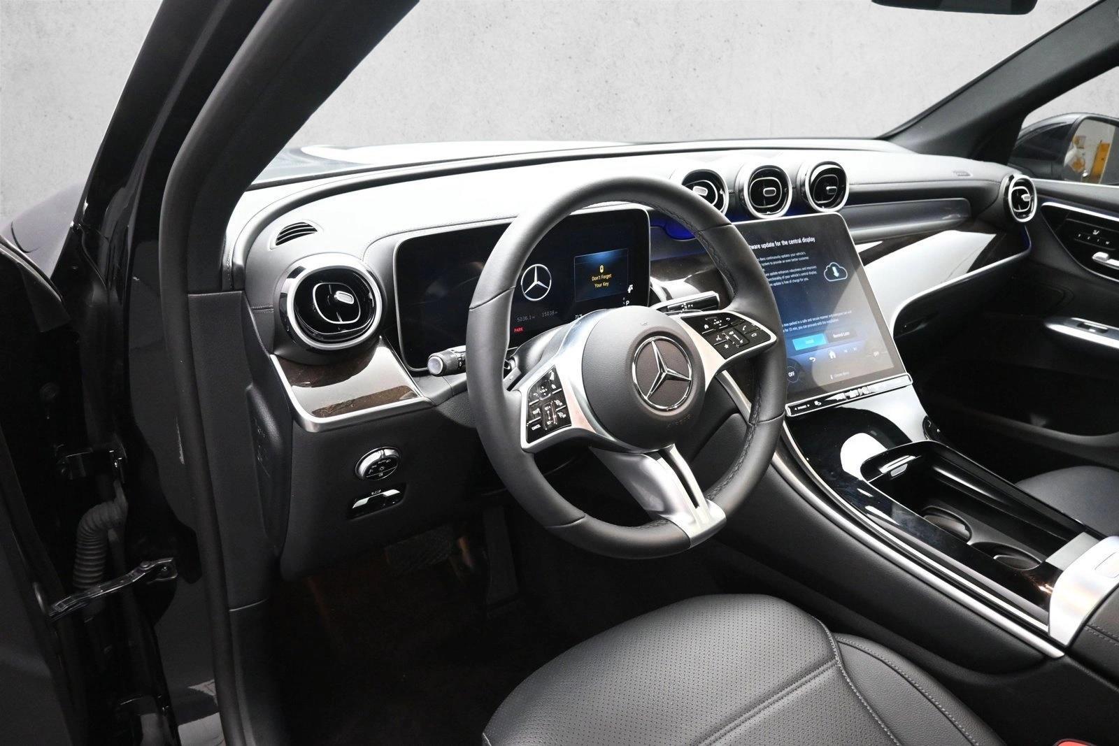 Thumbnail: 2023 Mercedes-Benz GLC - 3