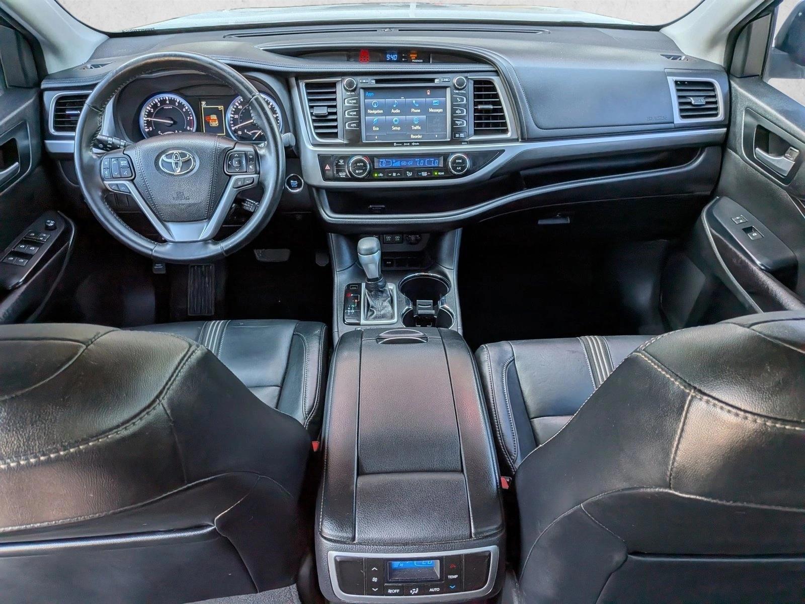 Thumbnail: 2017 Toyota Highlander - 4
