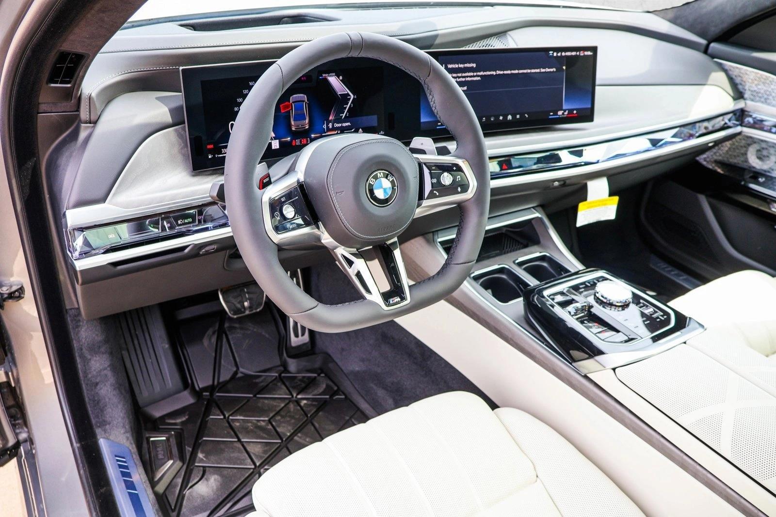 Thumbnail: 2026 BMW 7 Series - 3