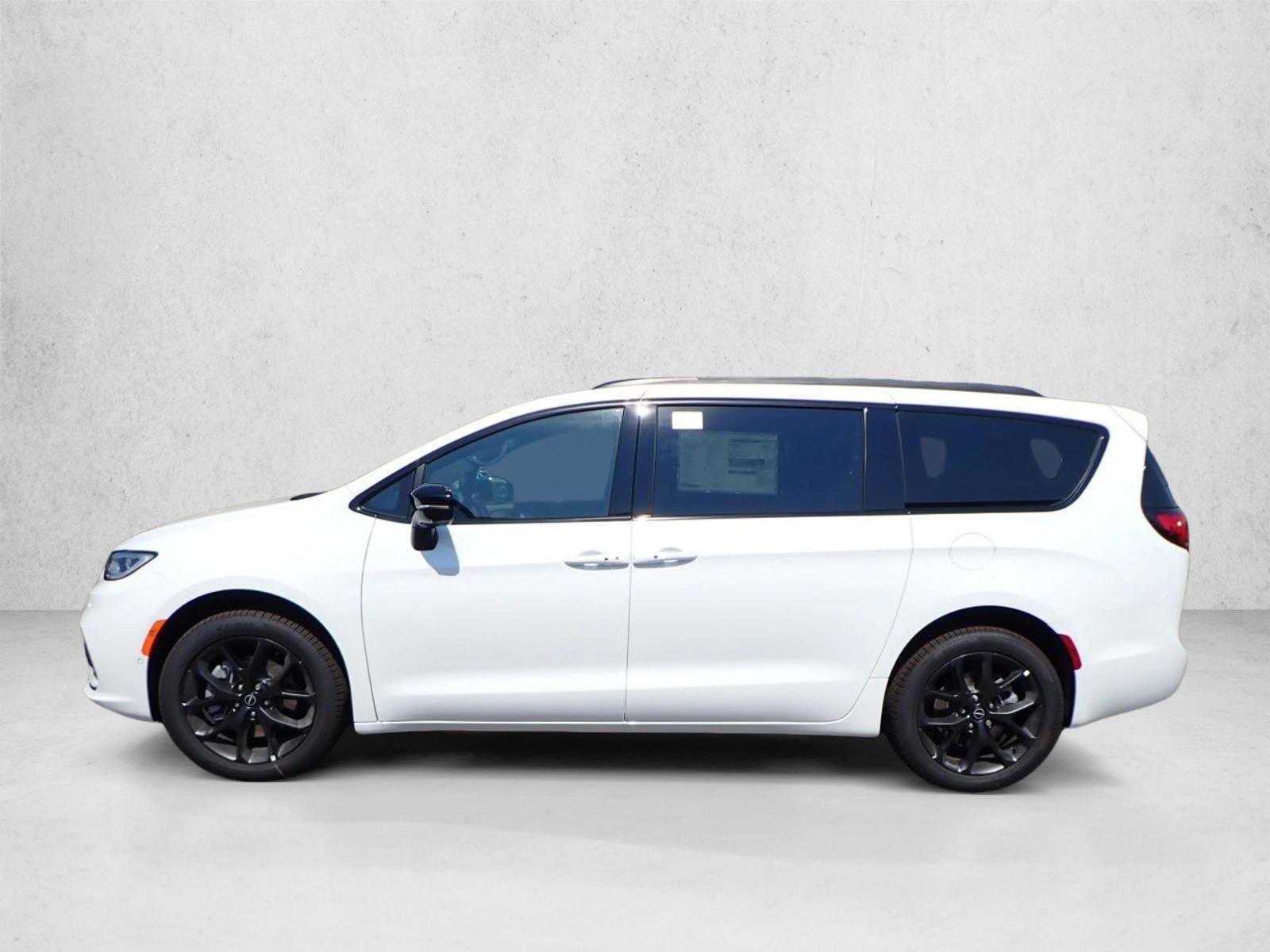 Thumbnail: 2026 Chrysler Pacifica - 2