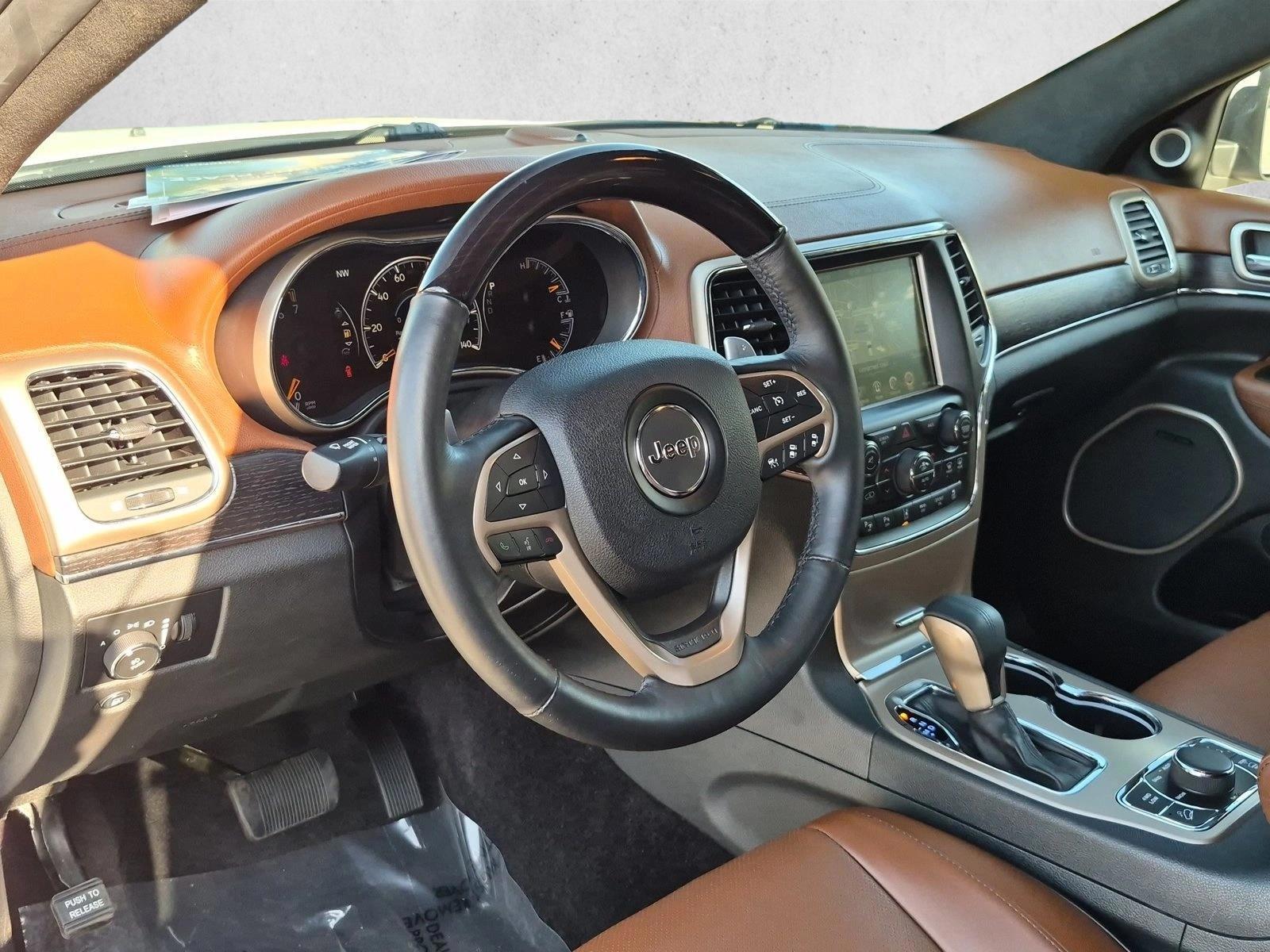 Thumbnail: 2017 Jeep Grand Cherokee - 3