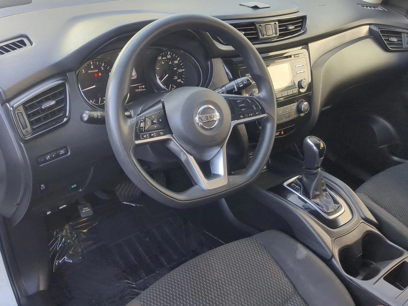 Thumbnail: 2018 Nissan Rogue Sport - 3