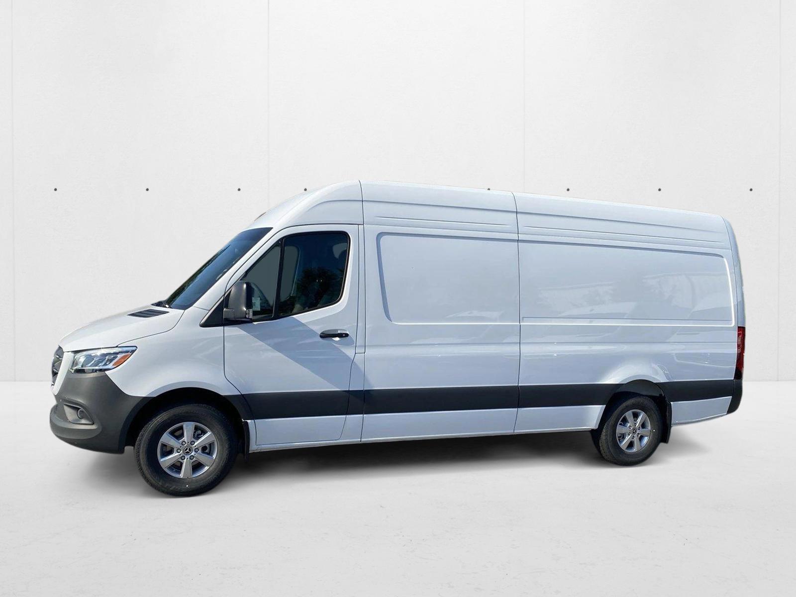Thumbnail: 2025 Mercedes-Benz Sprinter - 3