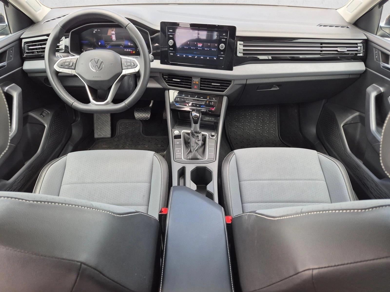 Thumbnail: 2025 Volkswagen Jetta - 3