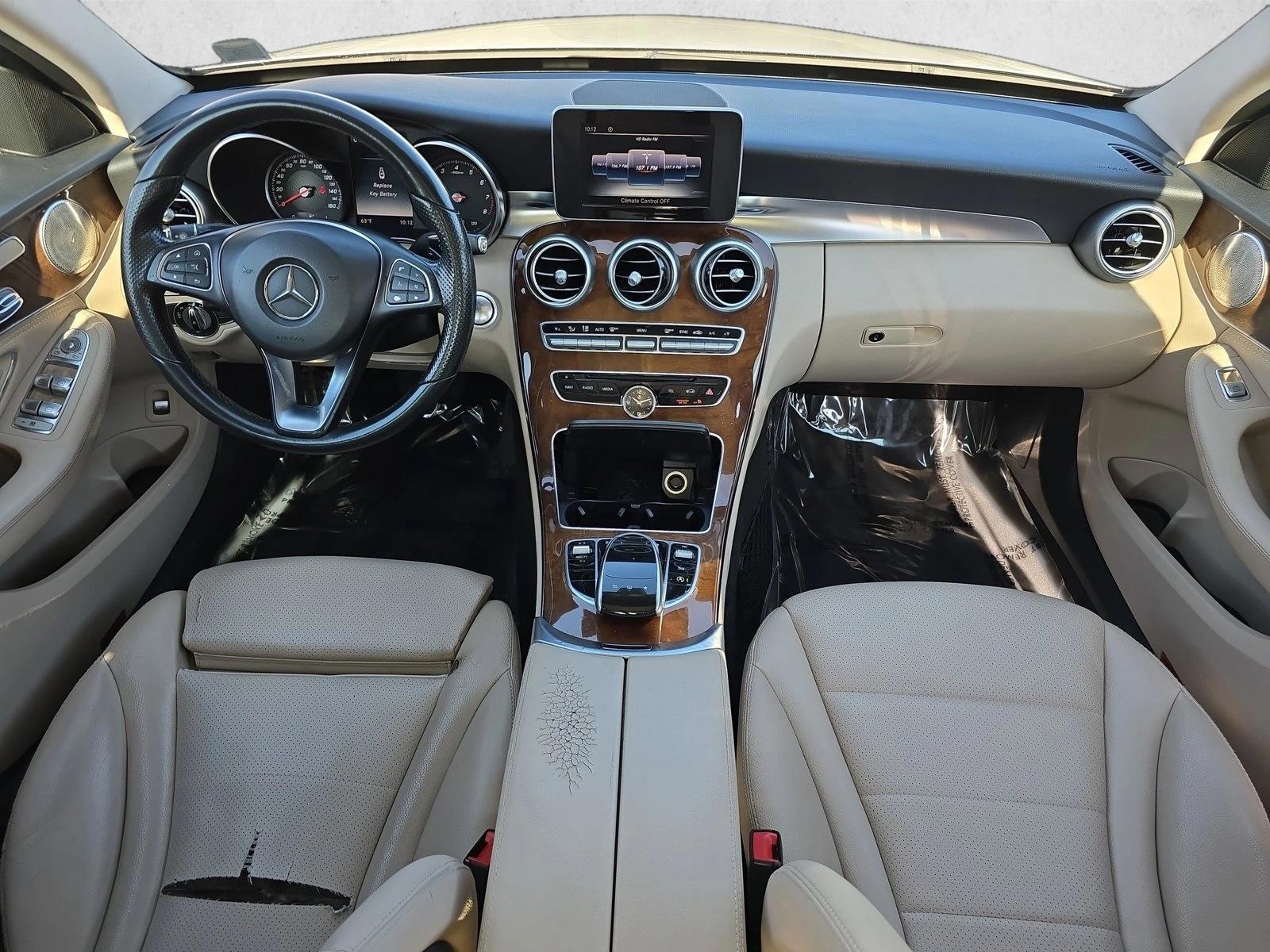 Thumbnail: 2015 Mercedes-Benz C-Class - 3