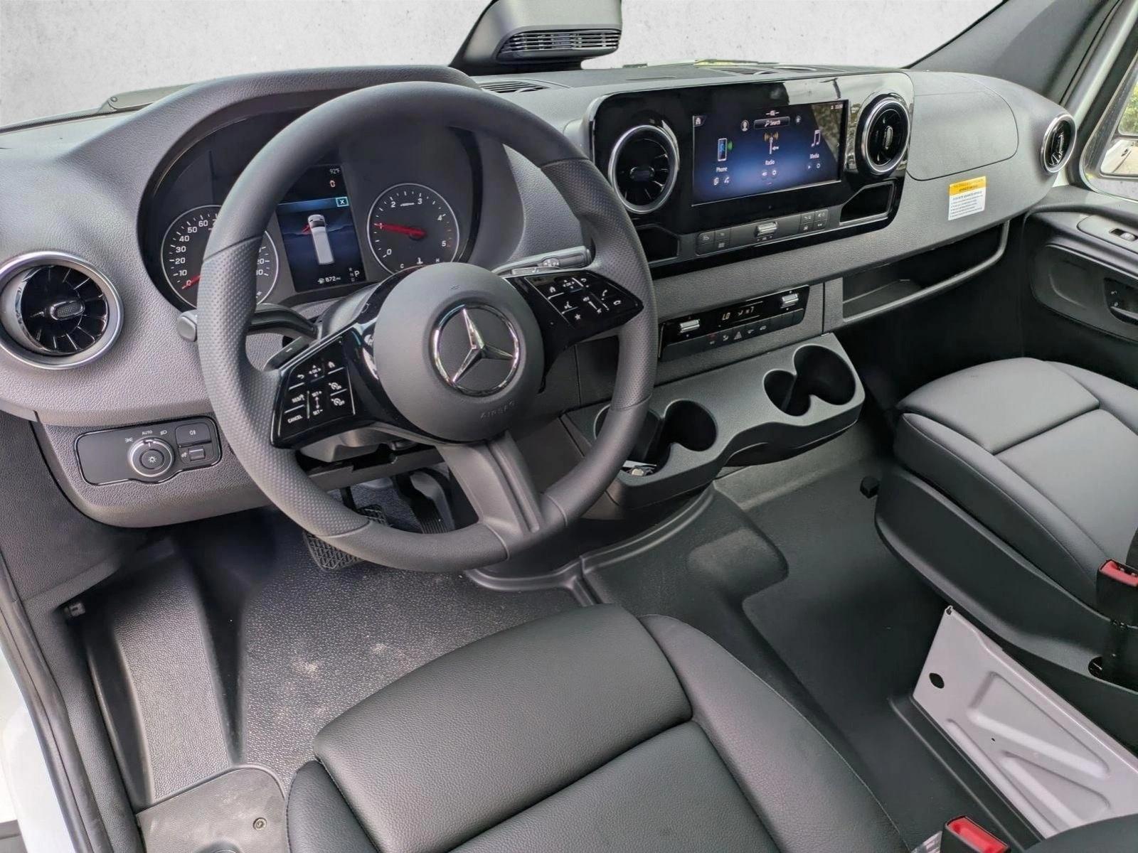 Thumbnail: 2026 Mercedes-Benz Sprinter - 3