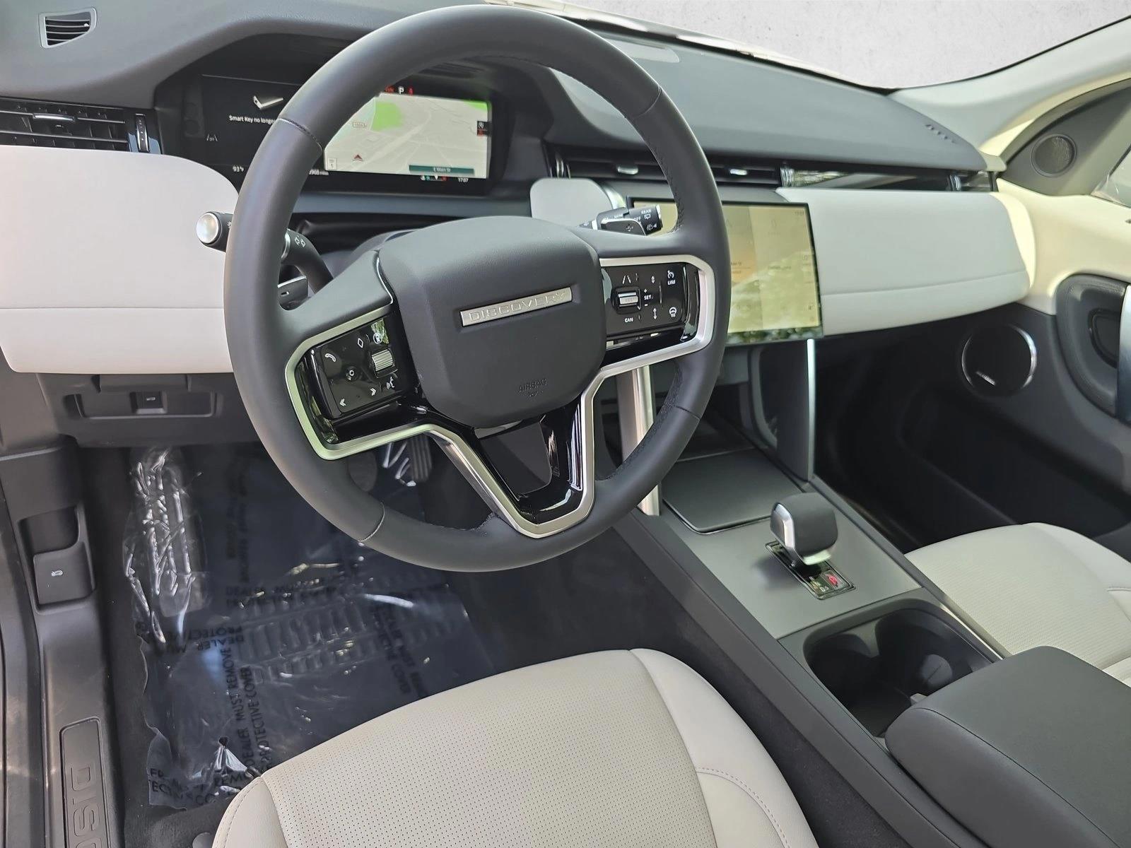 Thumbnail: 2025 Land Rover Discovery Sport - 4