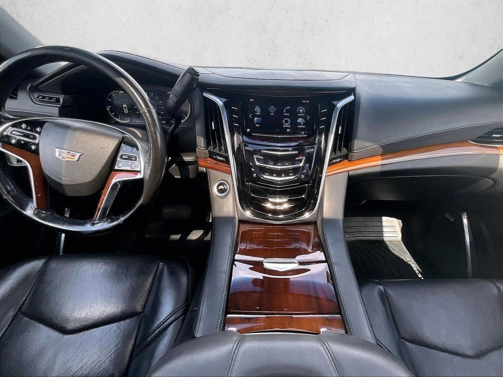 Thumbnail: 2019 Cadillac Escalade - 4