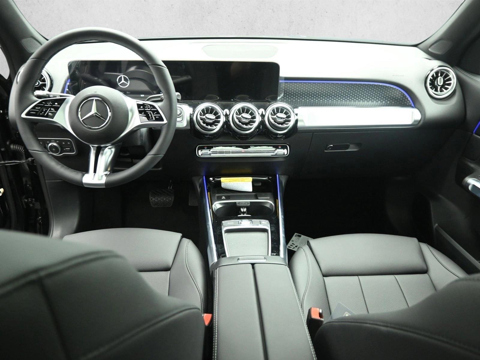 Thumbnail: 2026 Mercedes-Benz GLB - 4