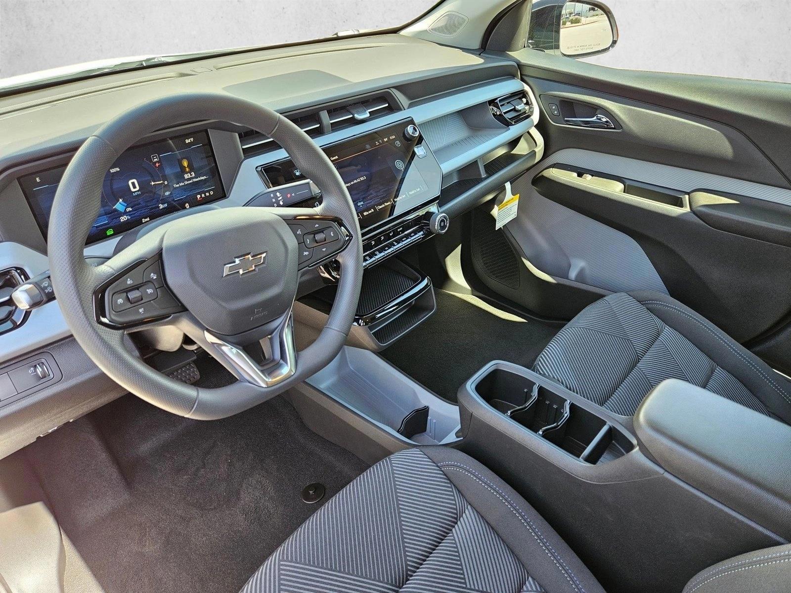Thumbnail: 2027 Chevrolet Bolt EV - 3