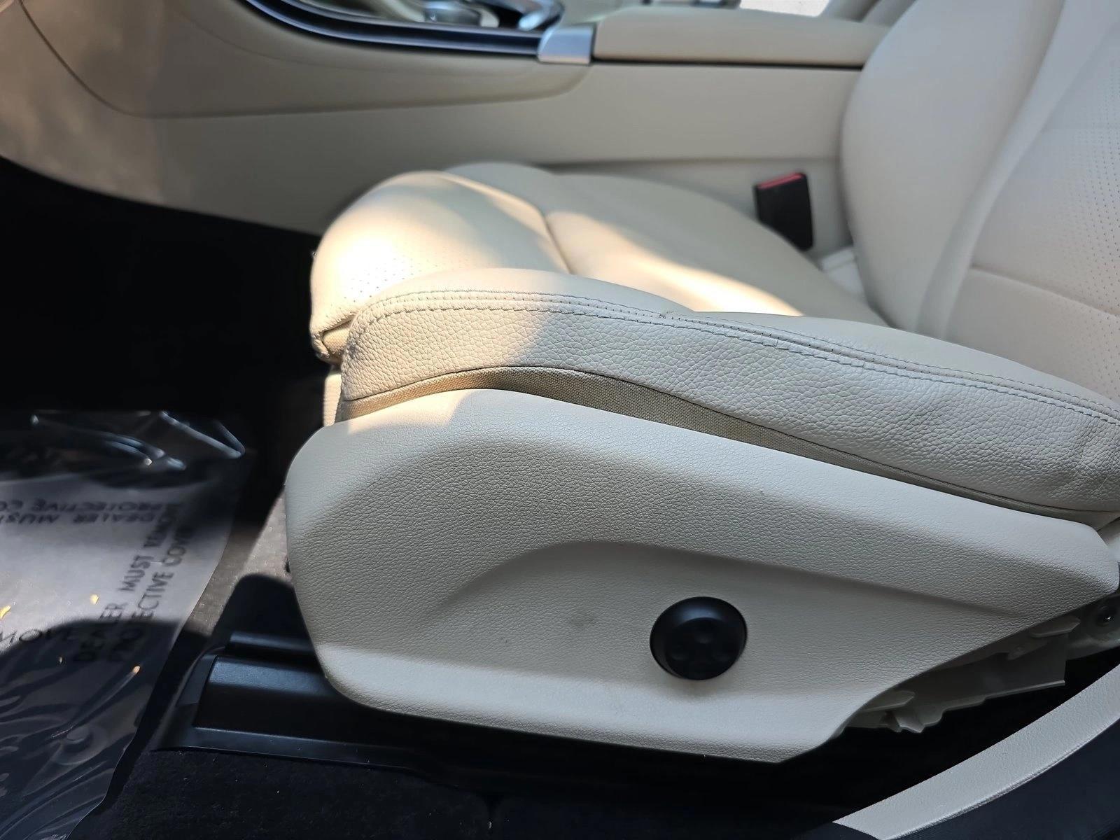 Thumbnail: 2016 Mercedes-Benz GLC - 4