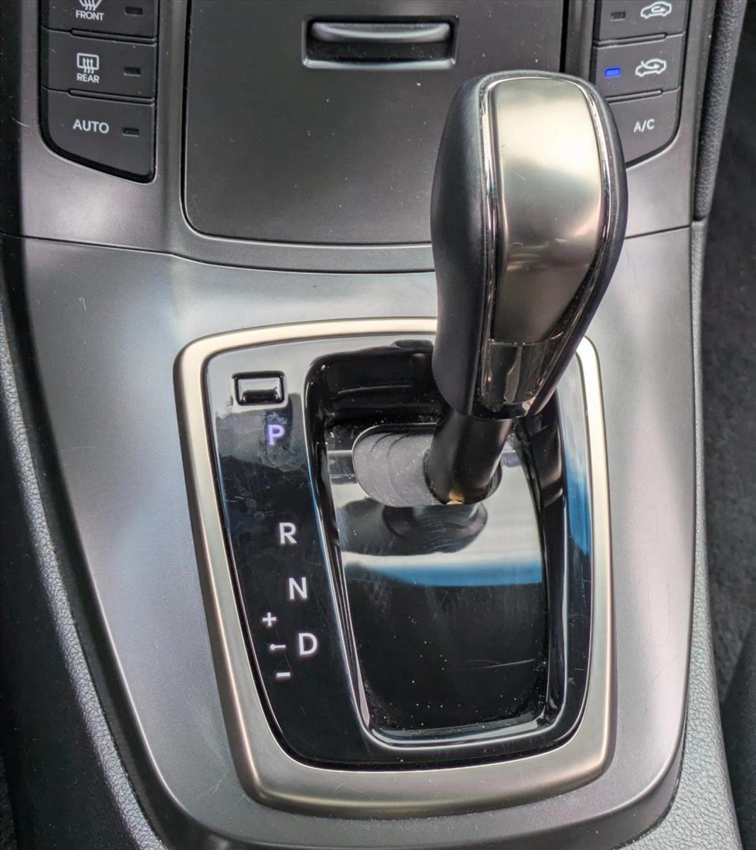 2016 Hyundai Genesis Coupe Base - Photo 13