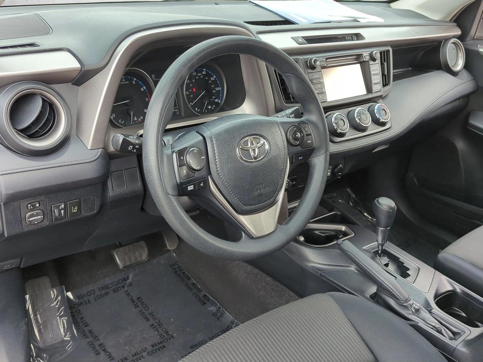 Thumbnail: 2017 Toyota RAV4 - 3