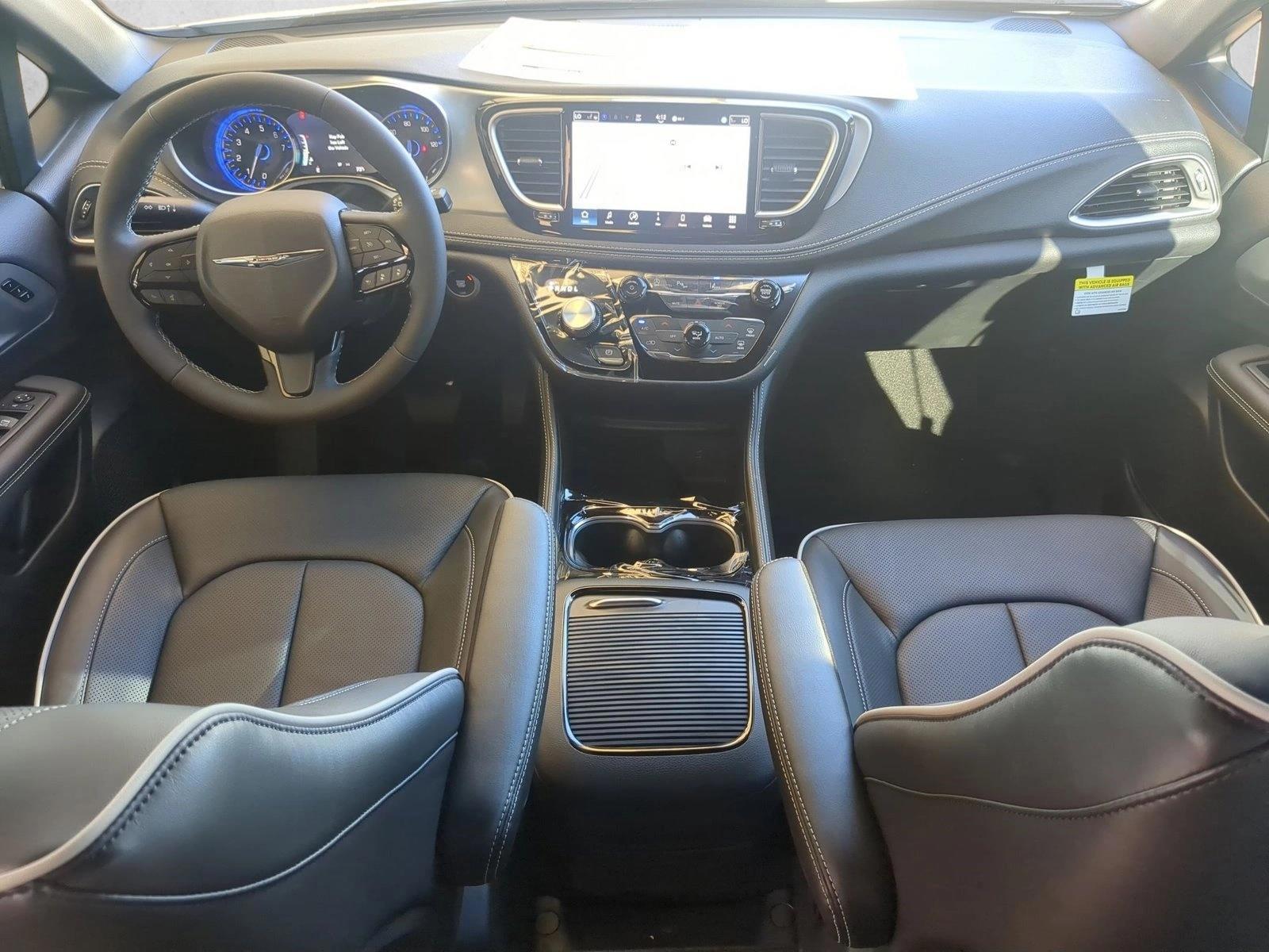 Thumbnail: 2026 Chrysler Pacifica - 3