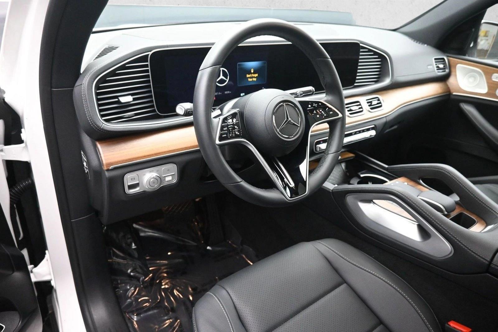 Thumbnail: 2026 Mercedes-Benz GLE - 3