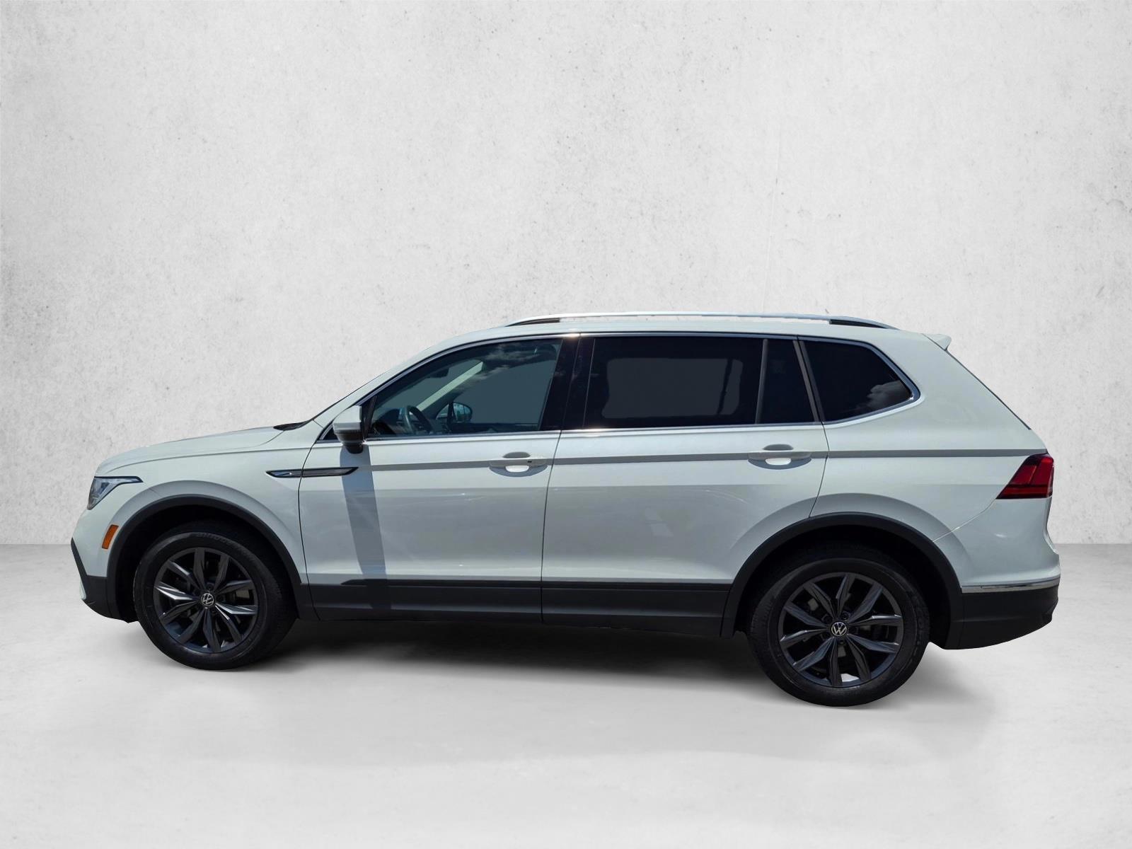 Thumbnail: 2023 Volkswagen Tiguan - 2