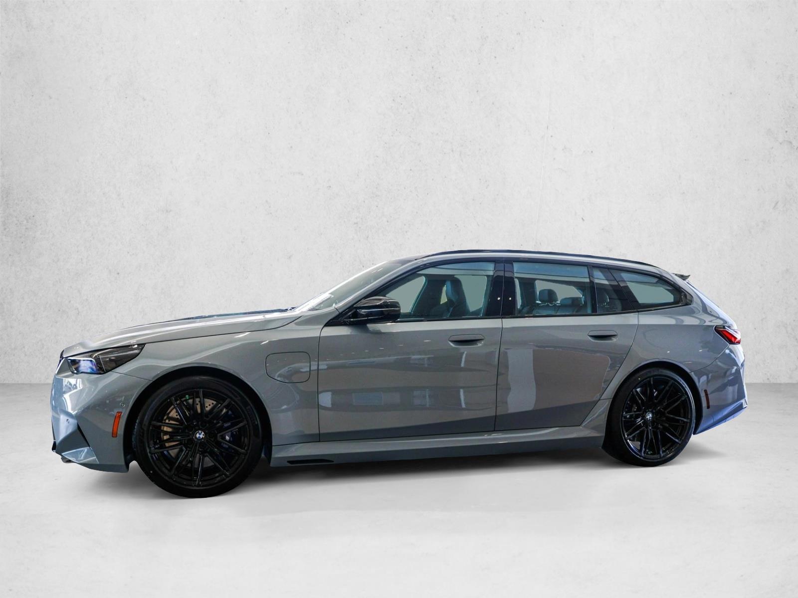 Thumbnail: 2027 BMW M5 - 2