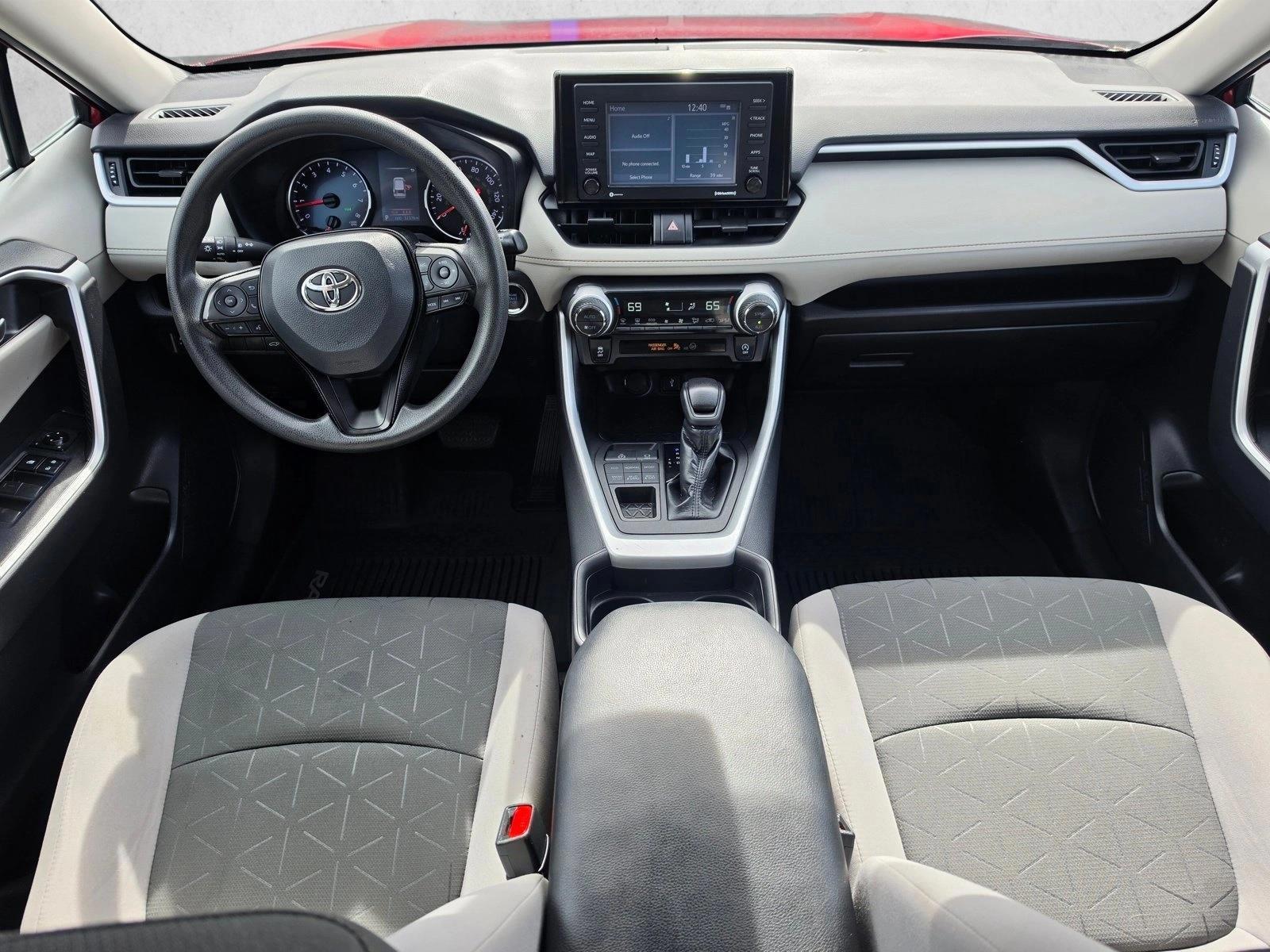 Thumbnail: 2020 Toyota RAV4 - 4