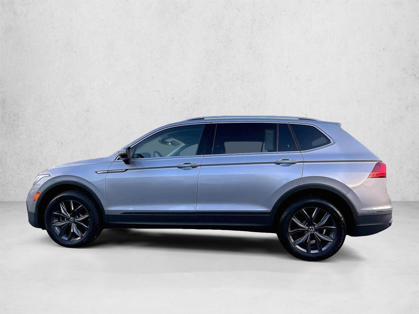 Thumbnail: 2022 Volkswagen Tiguan - 2