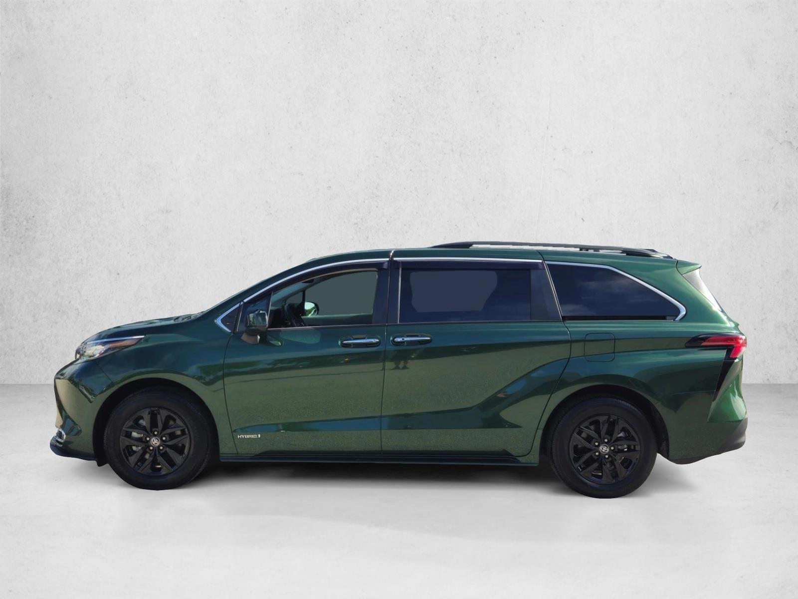 Thumbnail: 2021 Toyota Sienna - 2