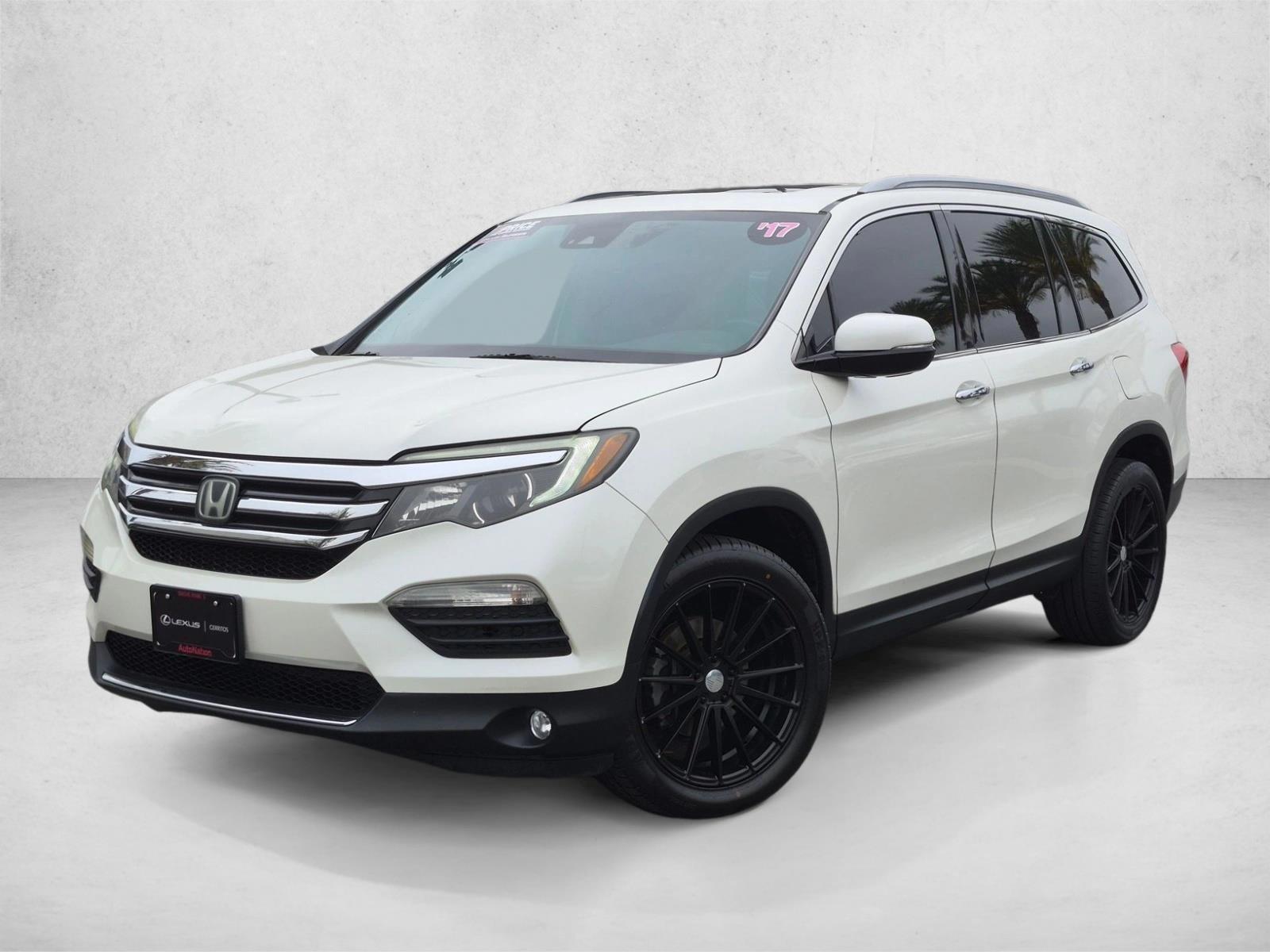 Thumbnail: 2017 Honda Pilot - 1