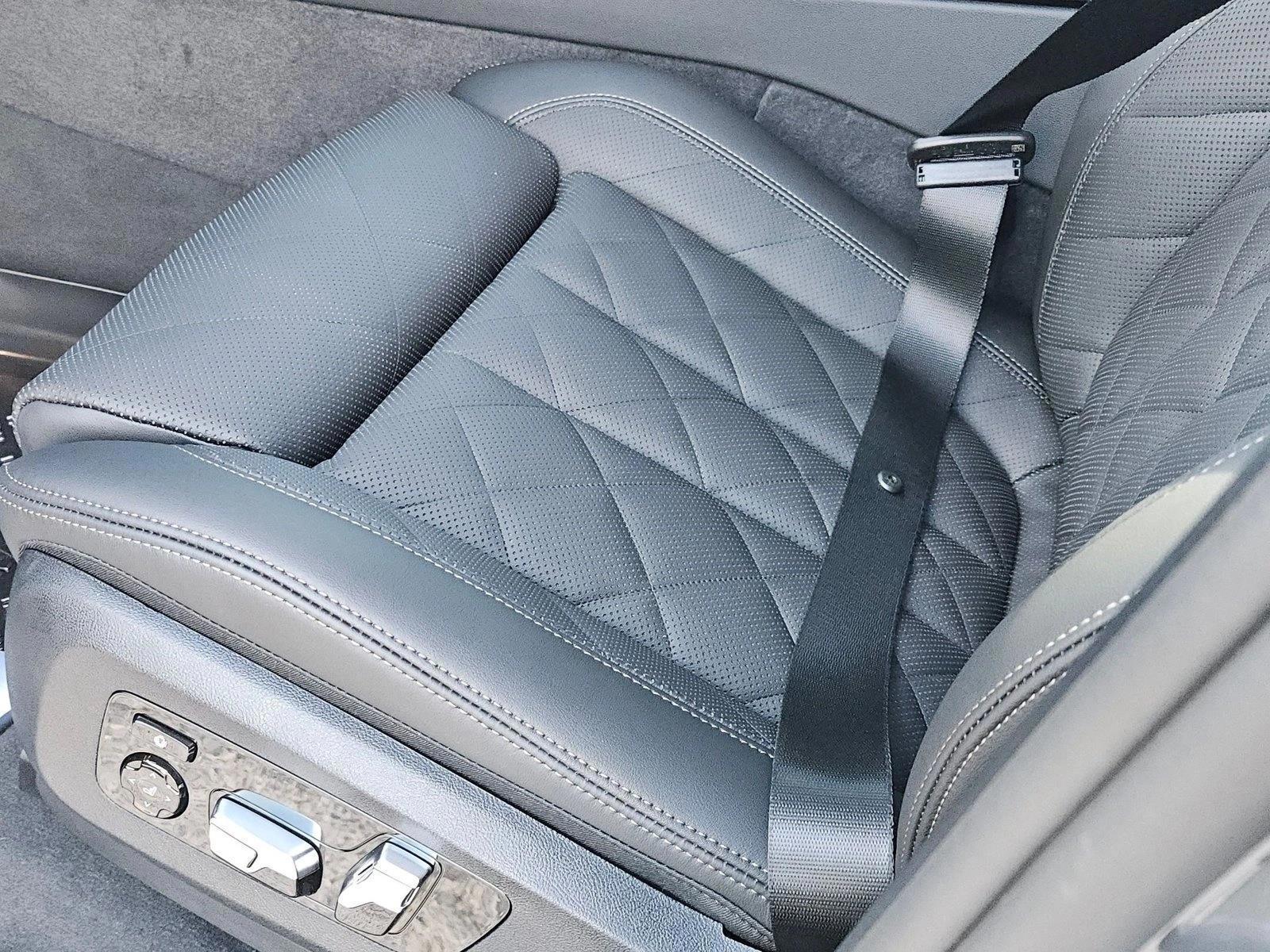Thumbnail: 2027 BMW X7 - 4