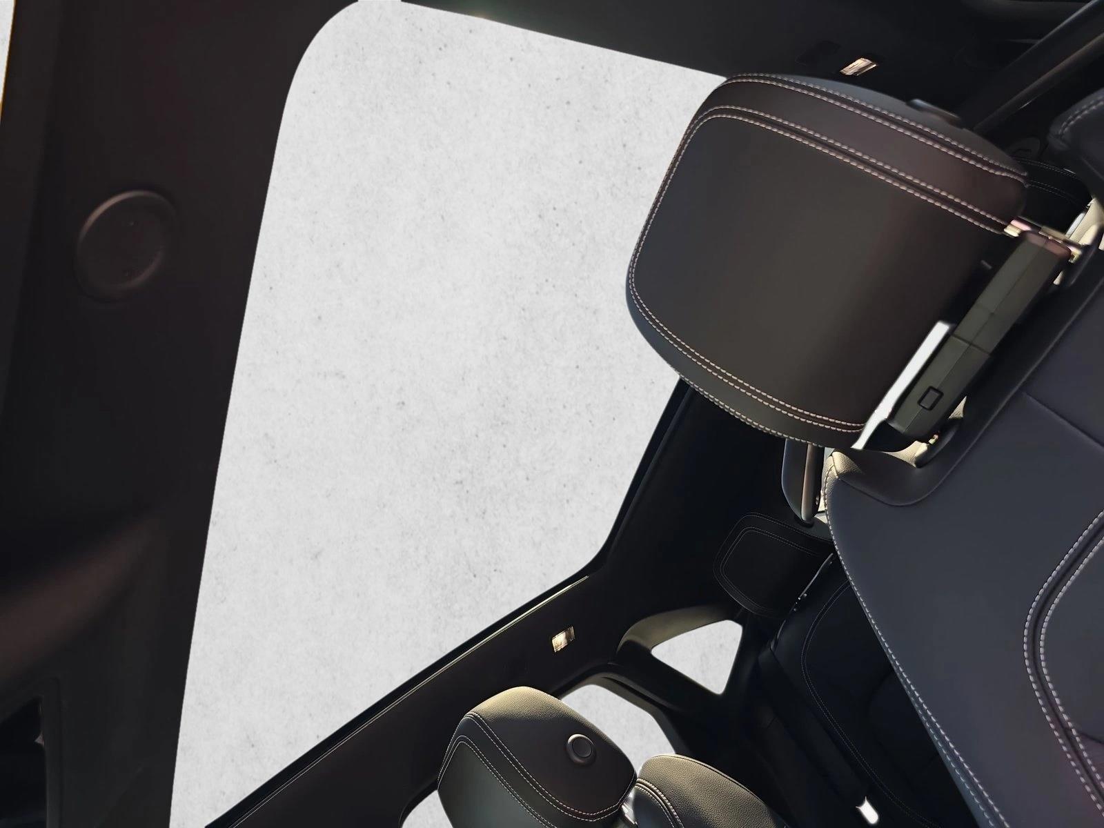 2024 Jaguar E-Pace R-DYNAMIC SE - Photo 29
