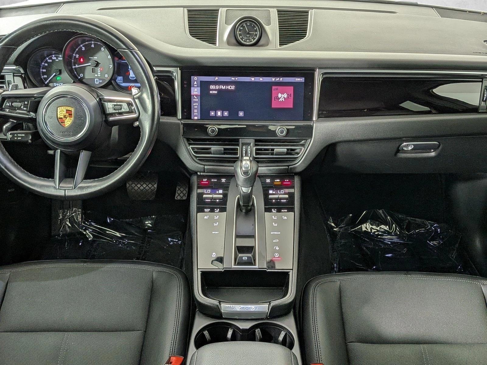 Thumbnail: 2022 Porsche Macan - 5