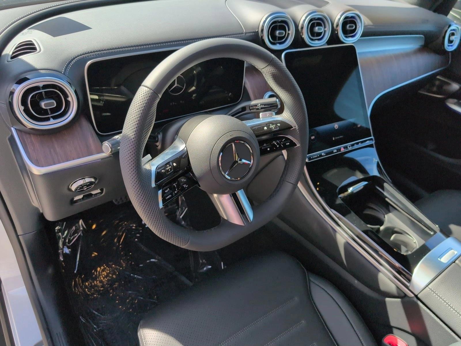 Thumbnail: 2026 Mercedes-Benz GLC - 3