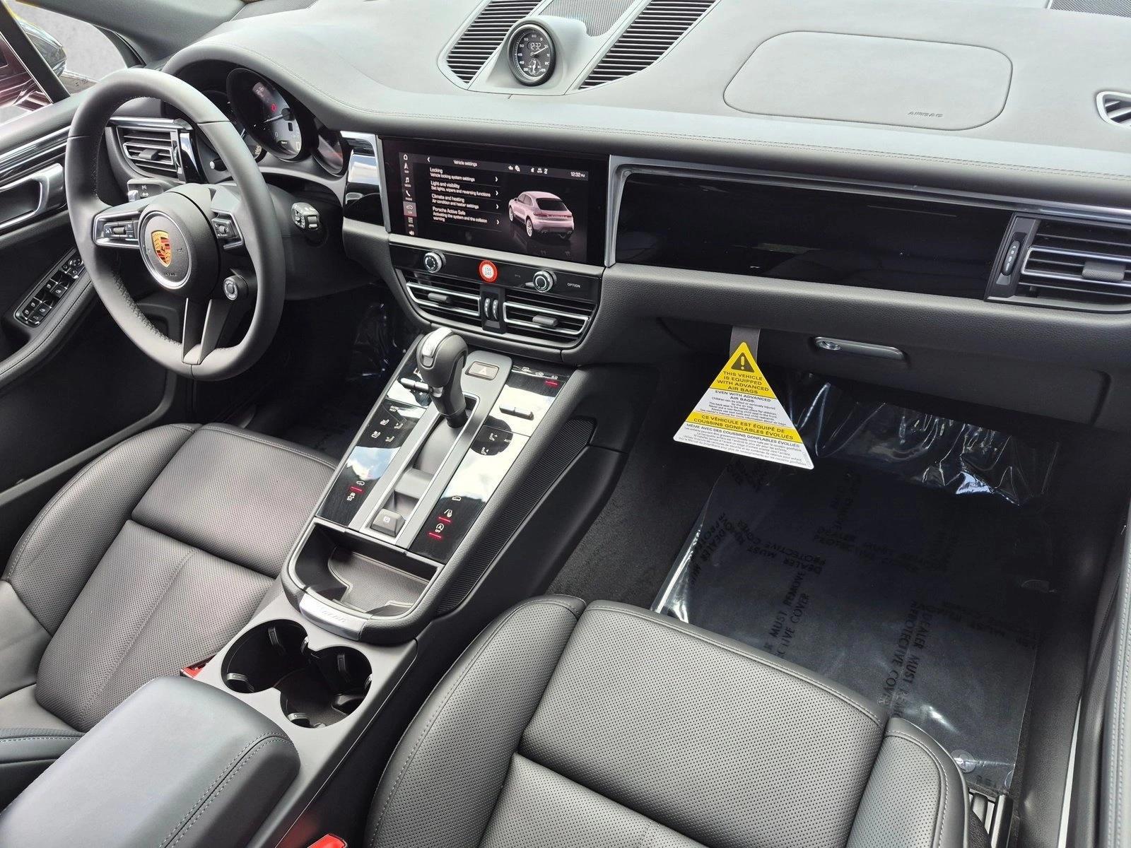 Thumbnail: 2026 Porsche Macan - 6