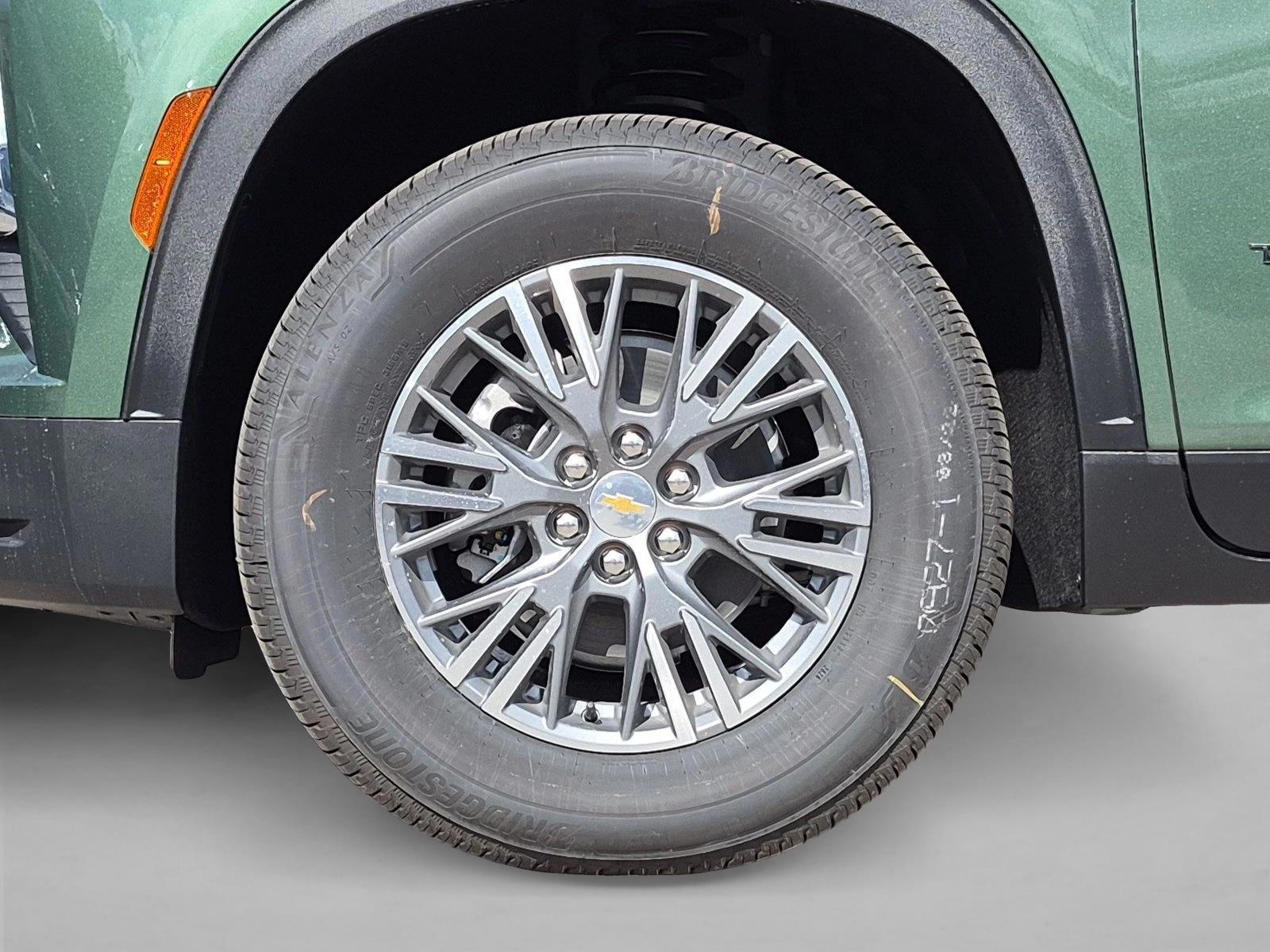 2027 Chevrolet Traverse LT - Photo 10