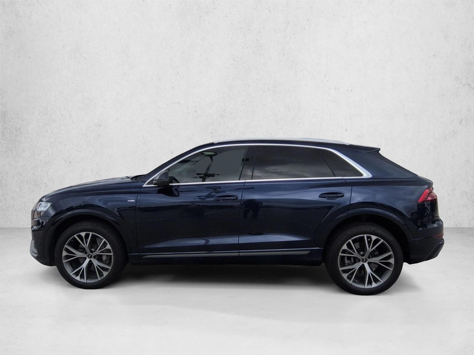 Thumbnail: 2022 Audi Q8 - 2