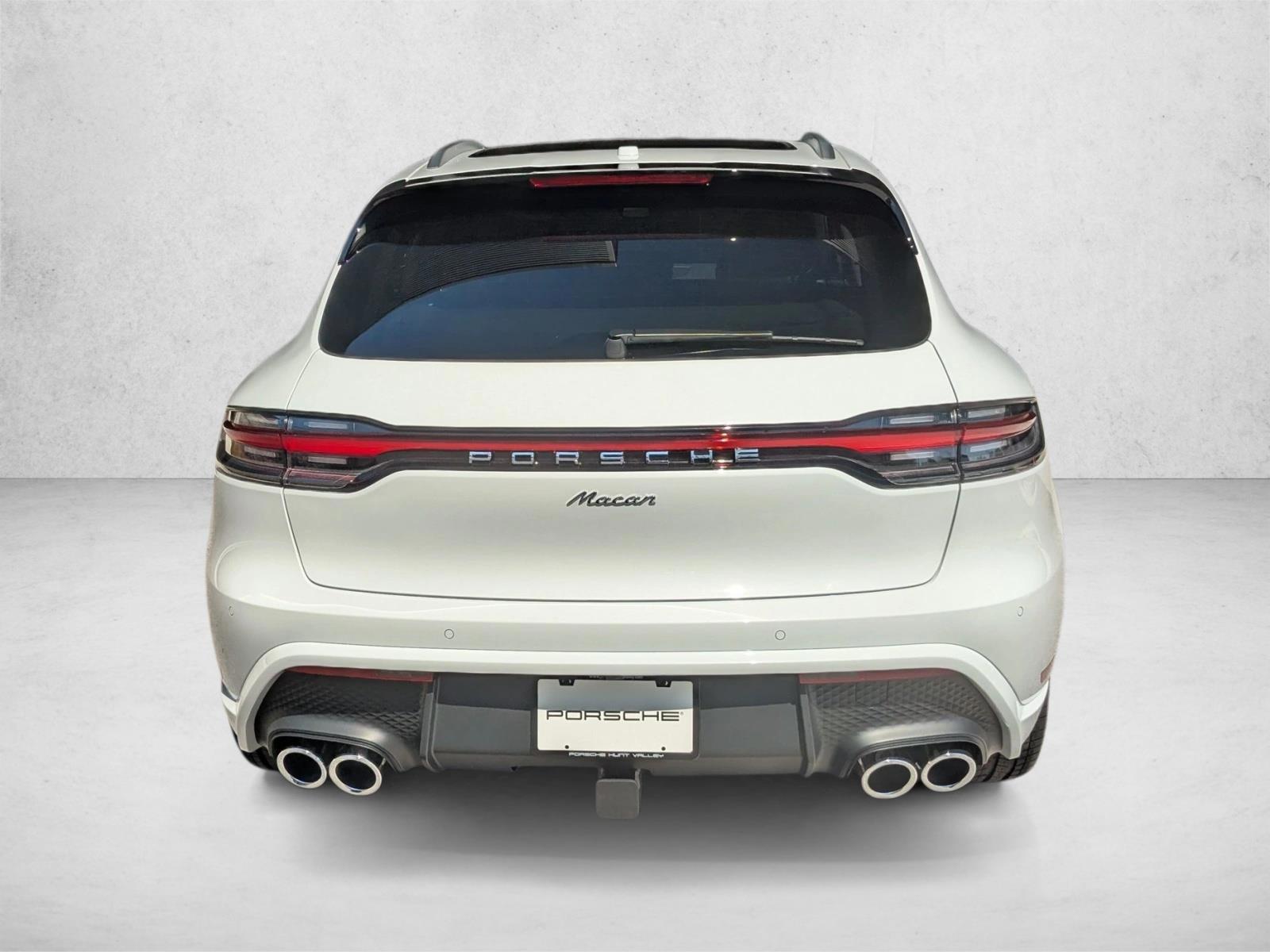 2026 Porsche Macan T - Photo 10