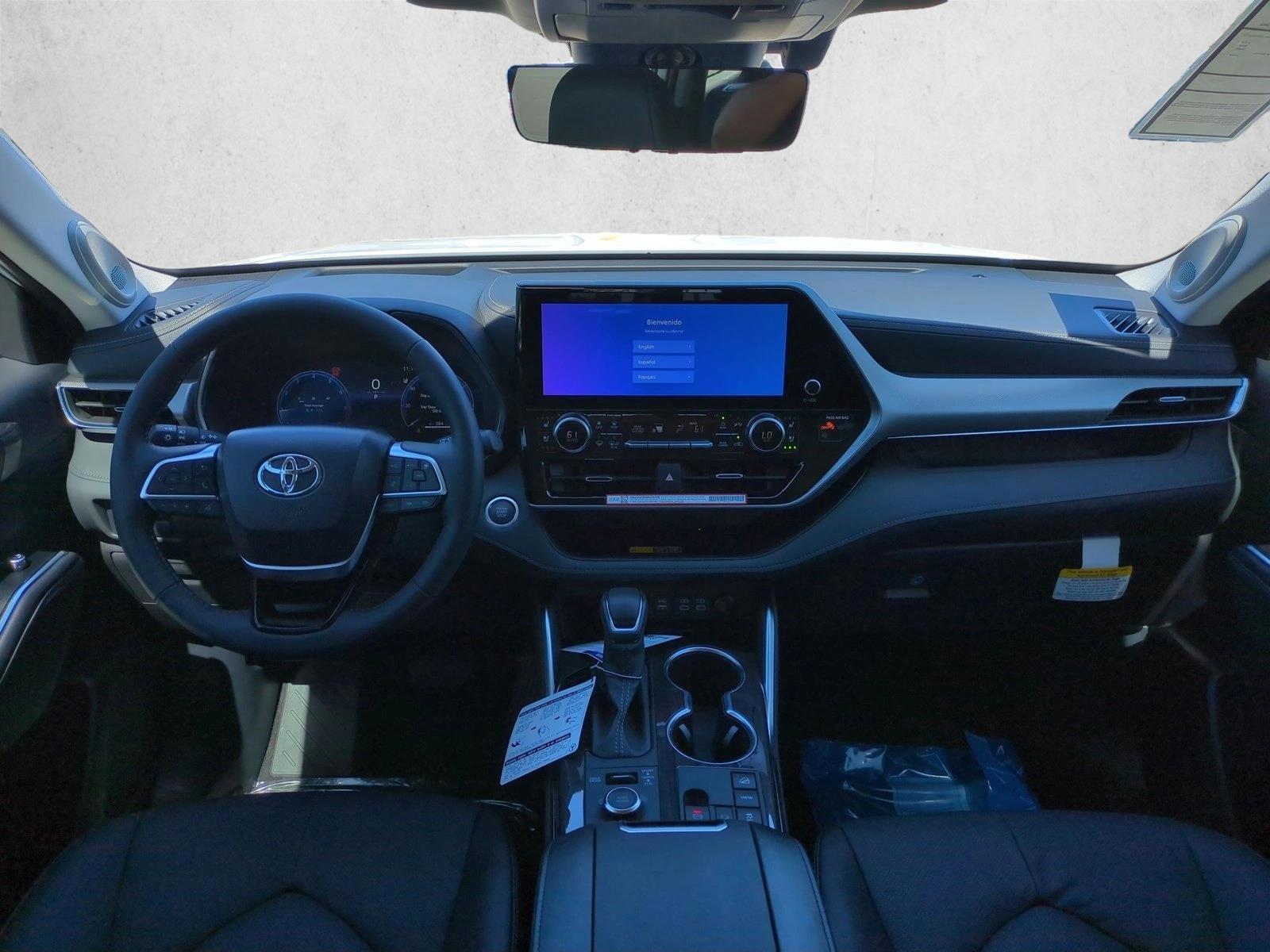 Thumbnail: 2026 Toyota Highlander - 3